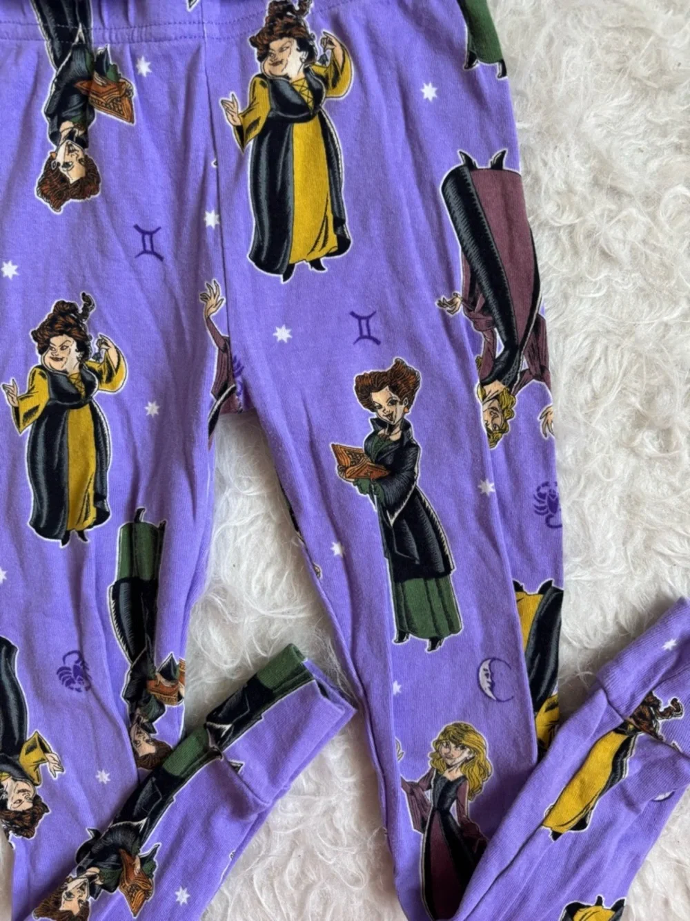 Disney’s Hocus Pocus Girls' Halloween Purple Comfy Pajama Set